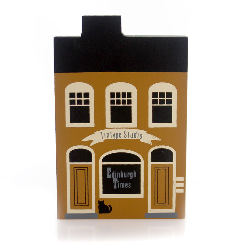 (28806) Cat's Meow Village Edinburgh Times, 4.75 Inch, Building Retired New Old Stock Nos Pine 0307-01