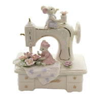 (45127) Figurine Mice With Sewing Machine, 5.50 Inch, Spool Thread Quilt 58022