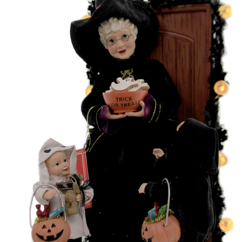 Possible Dreams Boo! Polyresin Halloween Witch  Trick Or Treat 6006454 (45953)