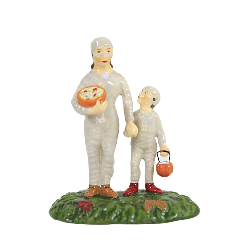Department 56 Accessory Mommy Treats Ceramic Halloween Snow Village 6007784 (55924)