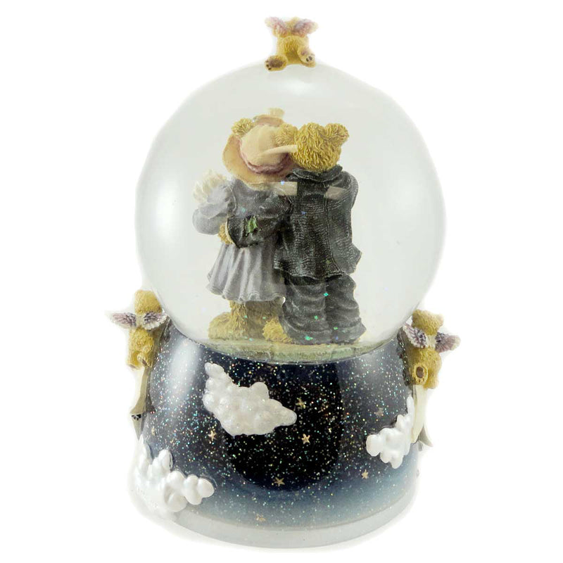 Boyds Bears James & Kathleen Water Globe - - SBKGifts.com