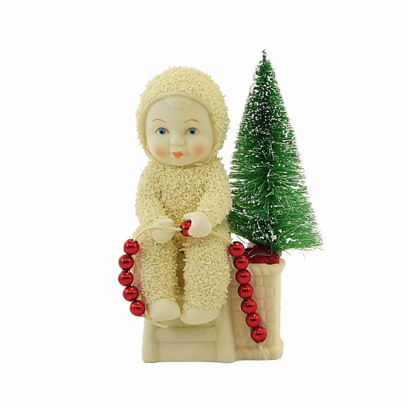 Snowbabies Cranberry Trimmings - One Figurine 4.25 Inch, Porcelain - Christmas Garland Department 56 6012347 (Ene6012347)