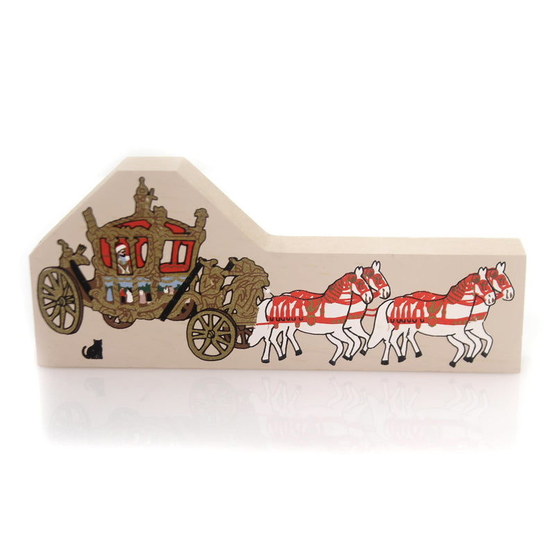(31669) Cats Meow Village Gold State Coach Of George Iii, 2.75 Inch, Accessory Retired Trvl 147