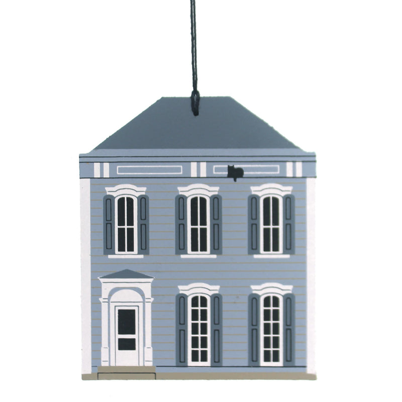 (31795) Cats Meow Village Holly Hill Farmhouse Ornament, 3.50 Inch, 1995 Retired Limited Edition 012
